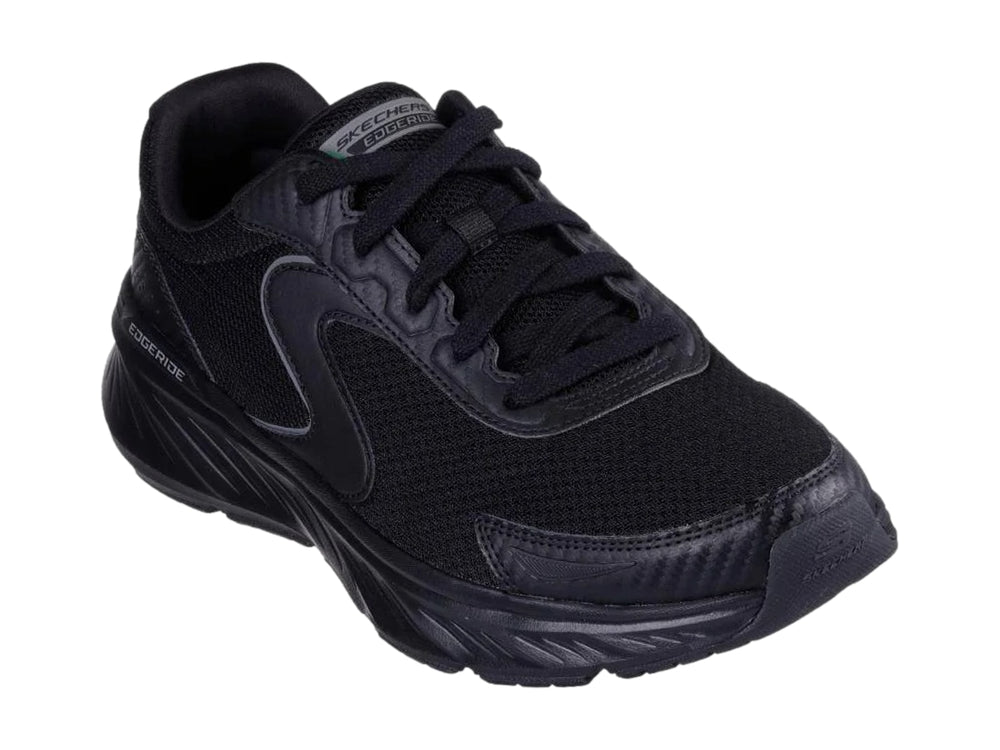 Tenis deportivos Skechers Edgeride en color negro total con suela robusta y parte superior de malla.
