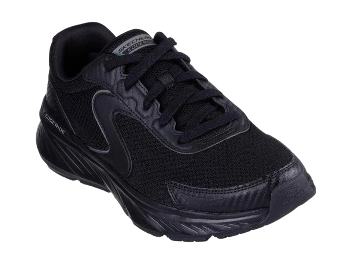 Tenis deportivos Skechers Edgeride en color negro total con suela robusta y parte superior de malla.