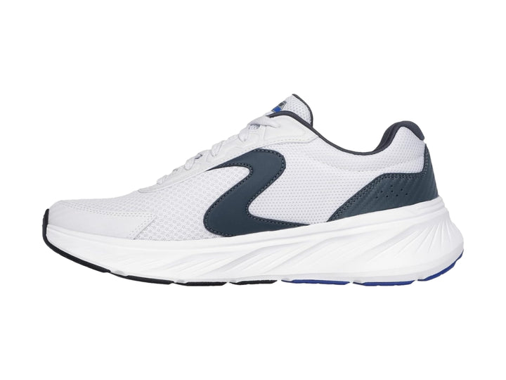 Tenis deportivos Skechers color blanco con detalles en azul marino y suela blanca.