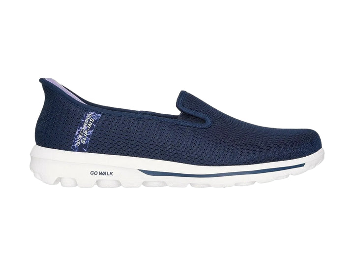 Zapato deportivo Skechers Go Walk color azul marino con suela blanca, estilo slip-on.
