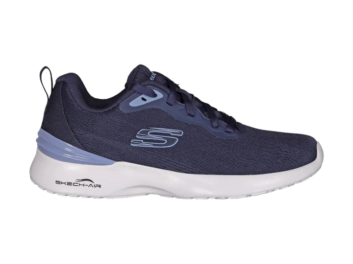 Tenis Skechers navy con suela blanca y detalles en azul claro, diseño deportivo de malla.