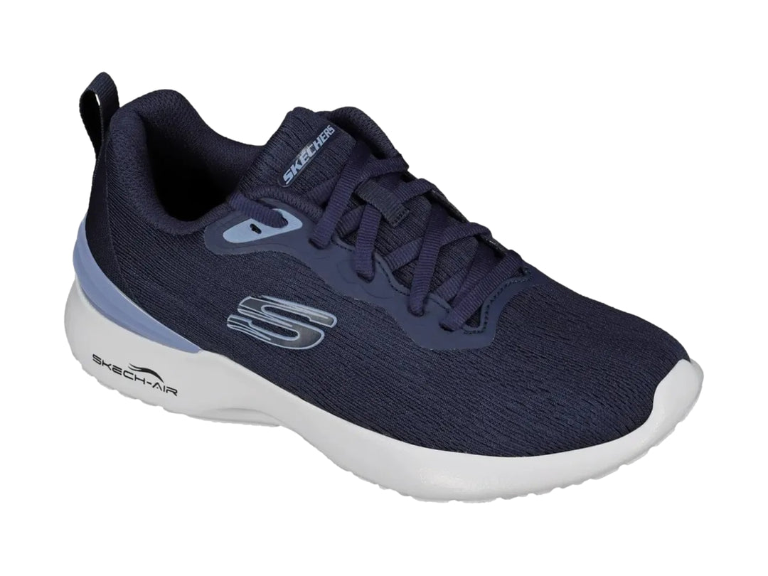 Tenis Skechers navy con suela blanca y detalles en azul claro, diseño deportivo de malla.