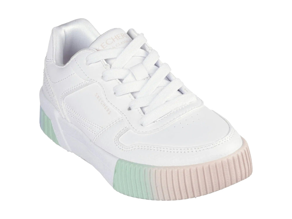 Tenis blancos Skechers con suela gruesa en degradado de colores azul, verde y rosa.