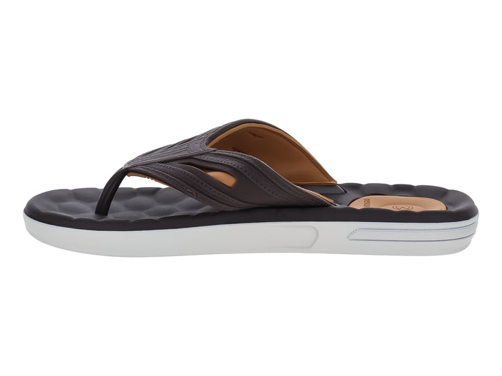 Sandalias color marrón con suela blanca y plantilla acolchada.