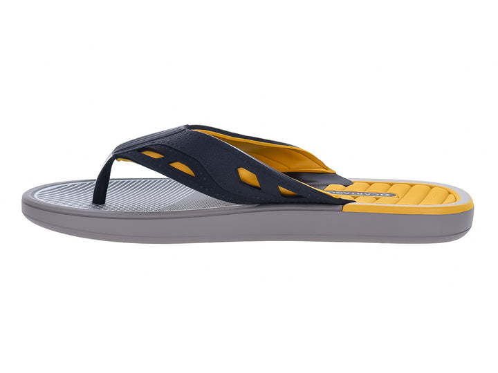 Sandalia Cartago en colores gris, negro y amarillo con diseño casual y deportivo.