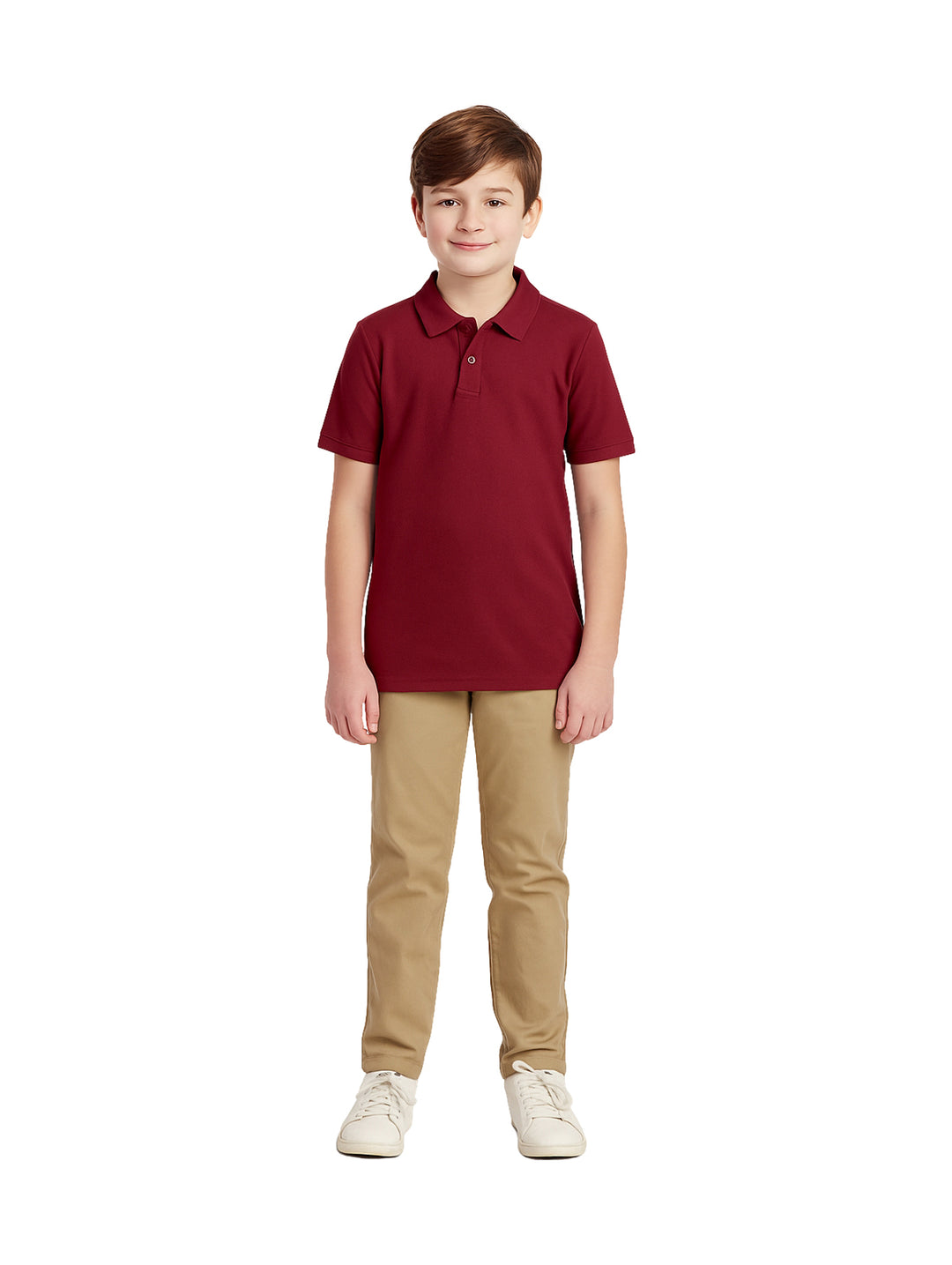 Niño modelando una camisa polo de color vino con cuello y botones.