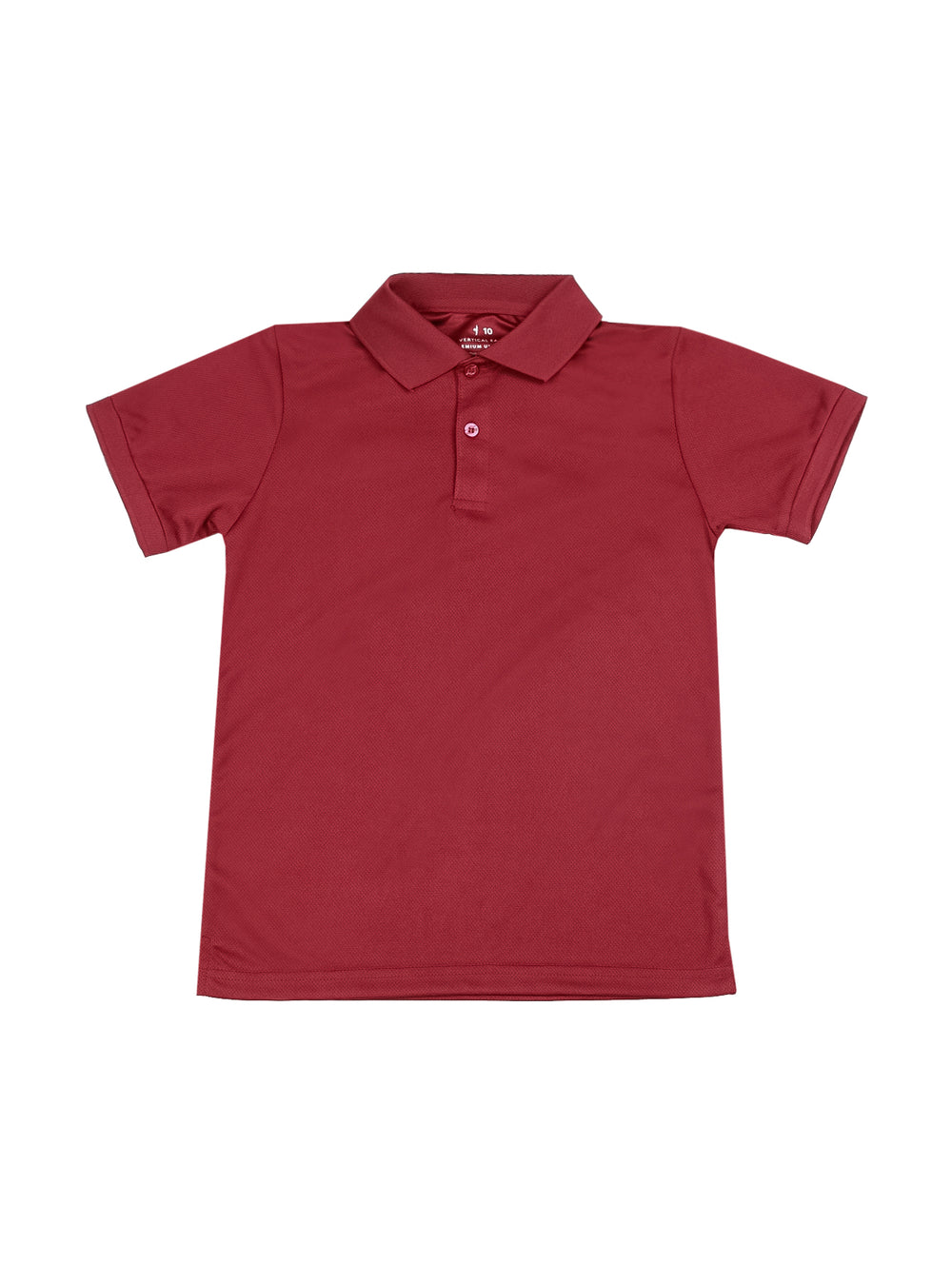 Niño modelando una camisa polo de color vino con cuello y botones.