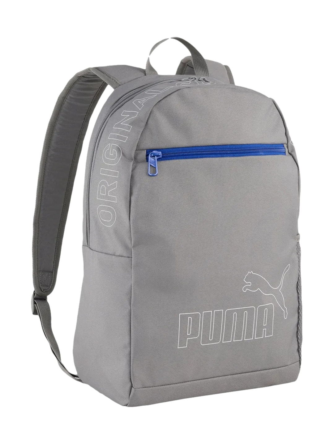 Mochila PUMA color gris con detalles en azul y logotipo blanco en el frente.