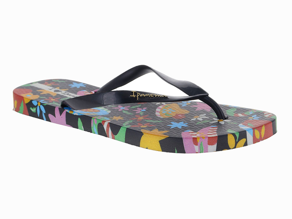 Sandalias Ipanema con estampado multicolor floral y correas negras.