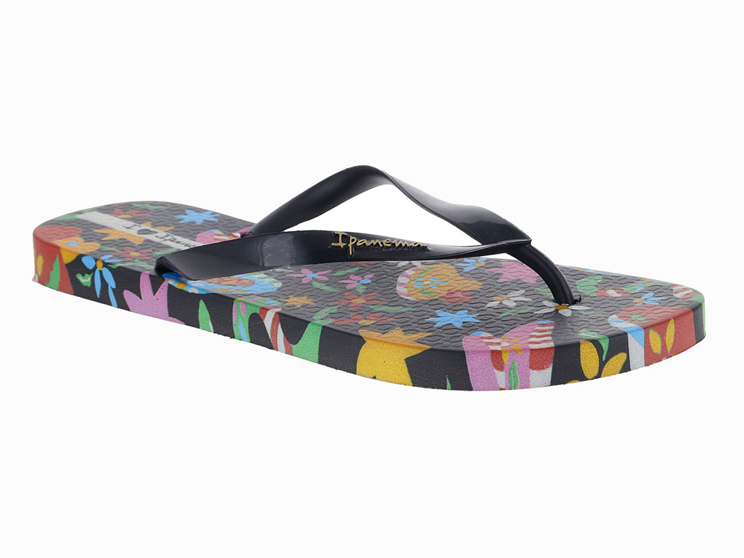 Sandalias Ipanema con estampado multicolor floral y correas negras.