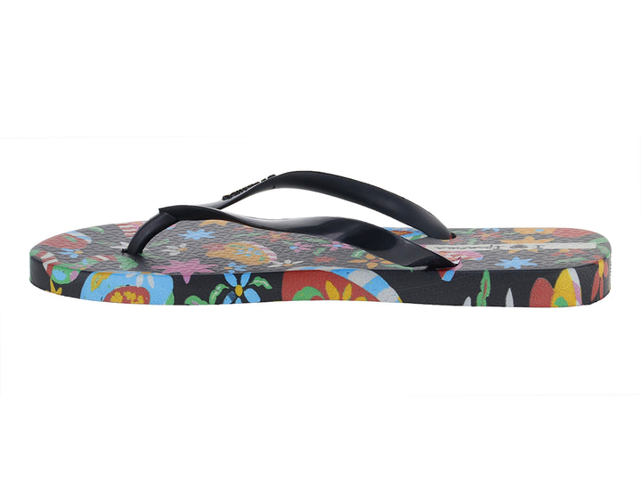 Sandalias Ipanema con estampado multicolor floral y correas negras.