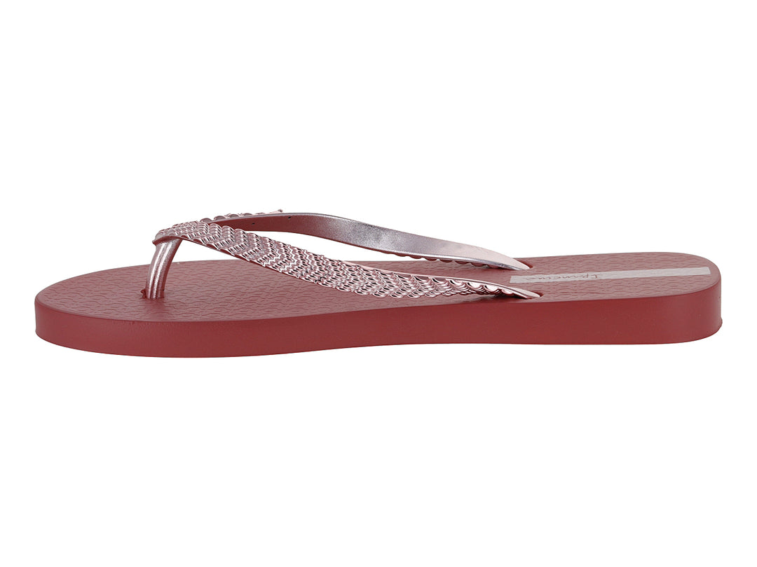 Sandalias rojas con tiras doradas brillantes de la marca Ipanema