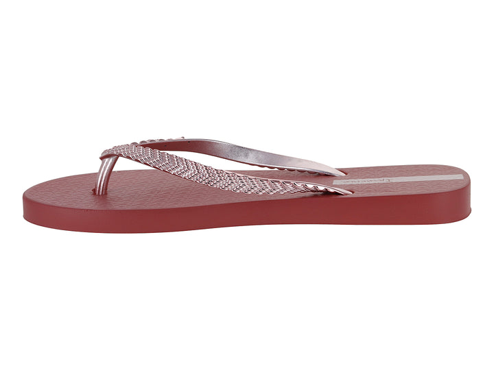 Sandalias rojas con tiras doradas brillantes de la marca Ipanema