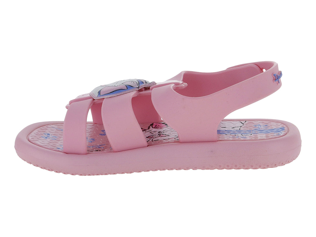 Sandalia rosa para bebé de la marca Ipanema Disney con tiras frontales y correa posterior ajustable.