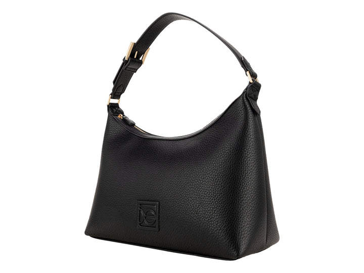 Bolsa de hombro Cloe color negro con textura granulada, asa ajustable y detalles metálicos en dorado.
