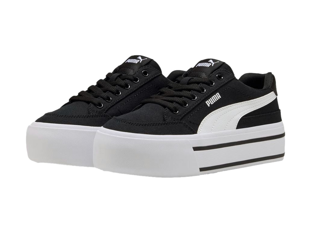 Tenis PUMA Court Classic Vulc FS Platform para mujer en color negro con suela de plataforma blanca.