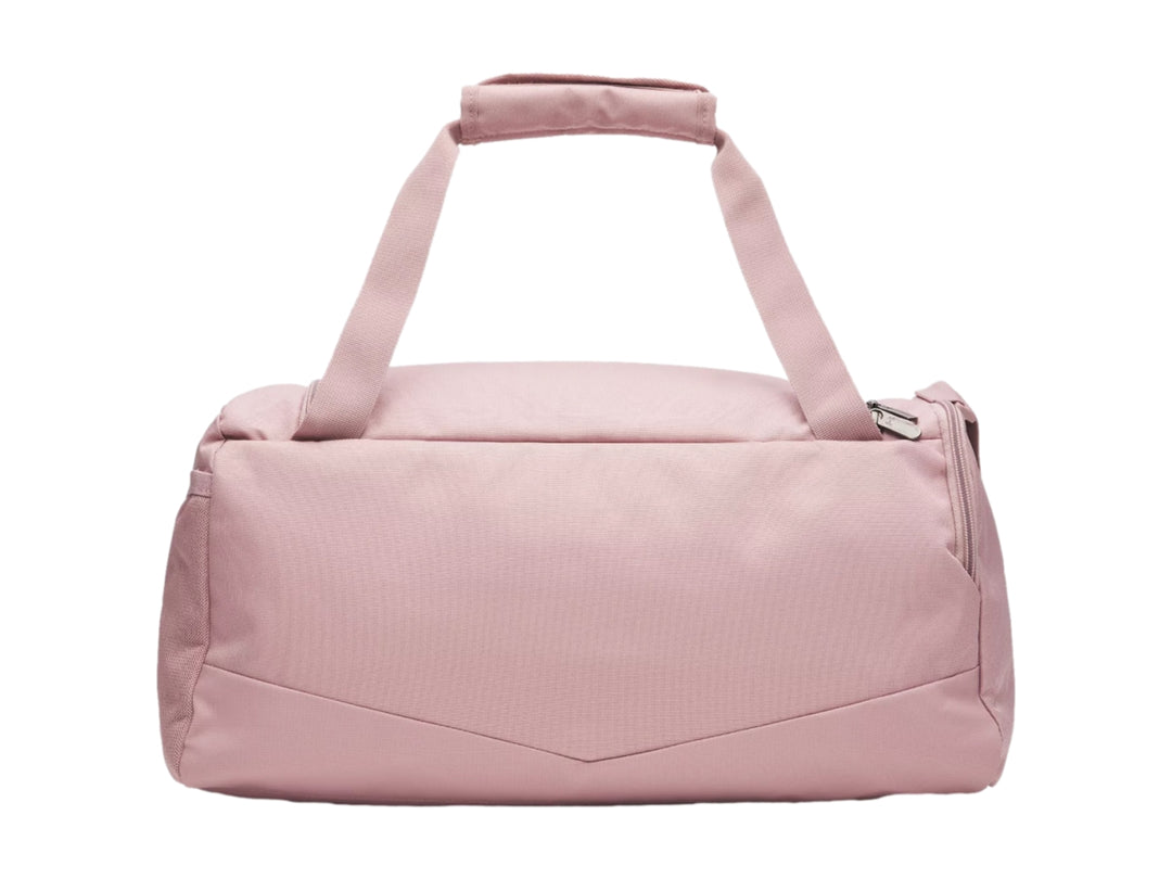 Maleta deportiva Under Armour Undeniable 5.0 Duffle XS en color rosa con asa y correa ajustable.