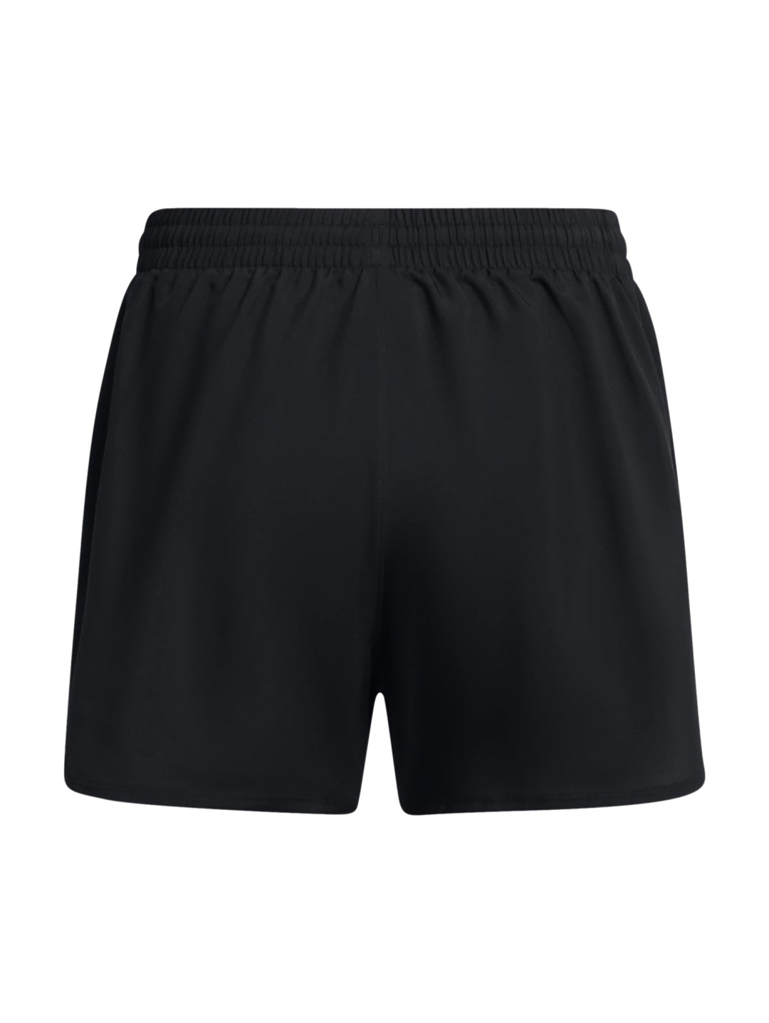 Mujer vistiendo shorts deportivos Under Armour color negro, modelo 2 en 1.