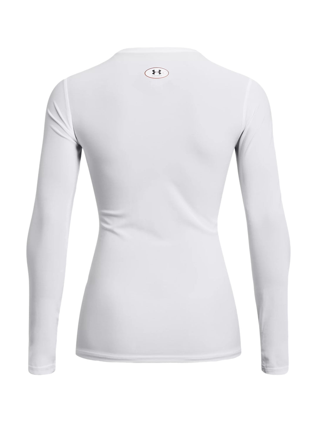 Mujer vistiendo una camiseta deportiva de compresión blanca de manga larga de Under Armour.