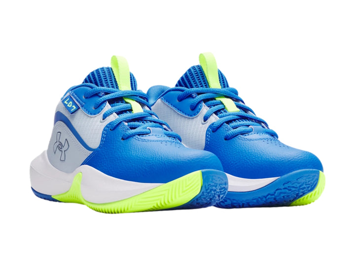 Tenis de baloncesto Under Armour Lockdown 7 en color azul con detalles en blanco y verde neón para niño.