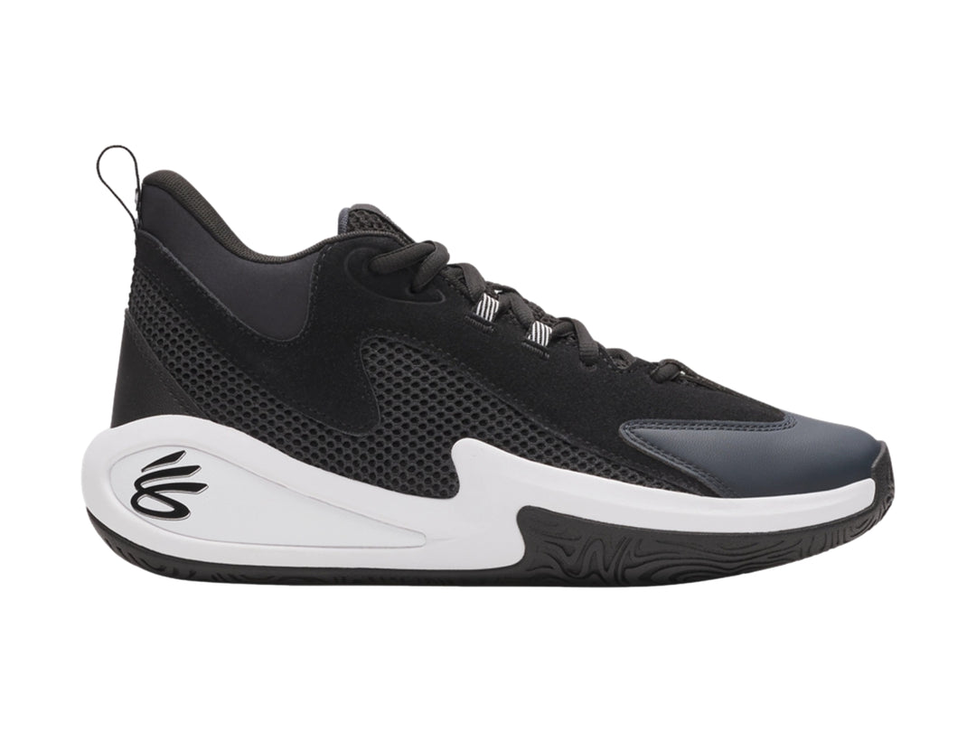 Tenis de baloncesto Under Armour Curry 3Z en color negro con suela blanca y detalles sintéticos.