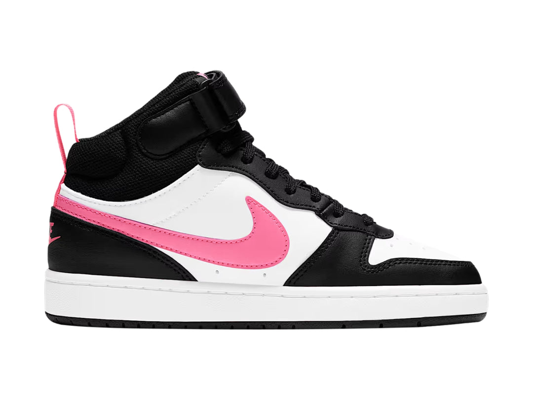 Tenis Nike Court Borough en colores blanco, negro y rosa con correa en el tobillo.