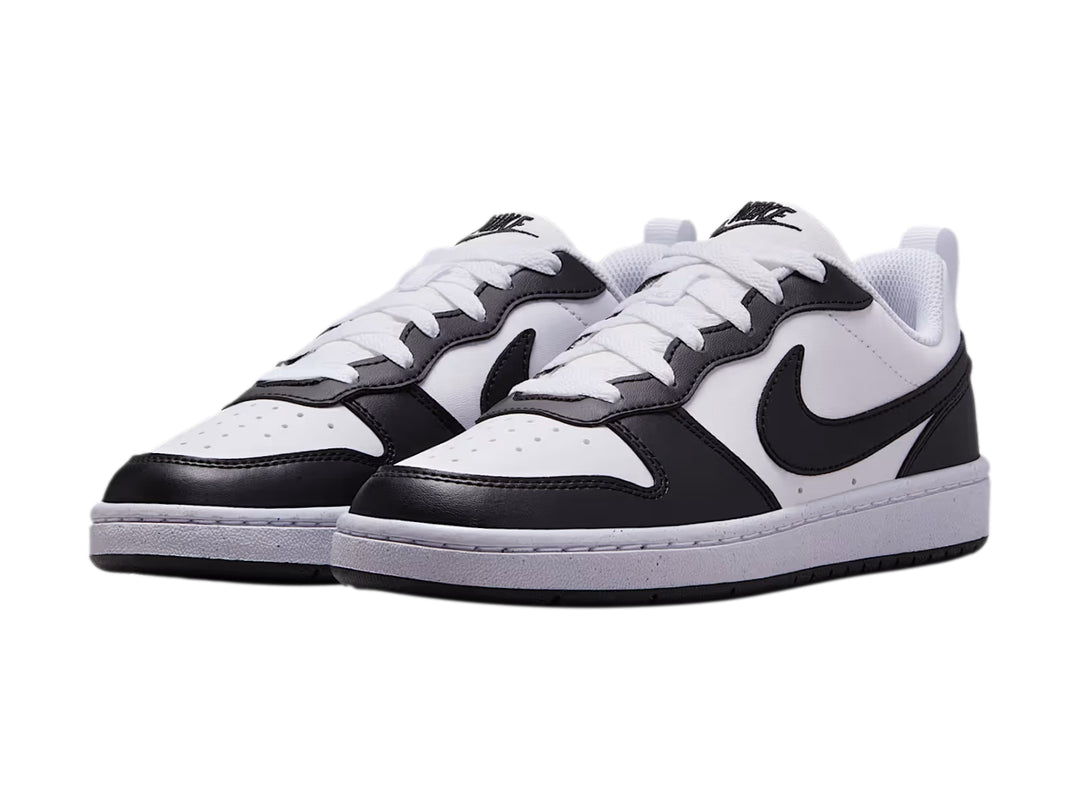 Tenis Nike Court Borough Low Recraft en colores blanco y negro para niños.