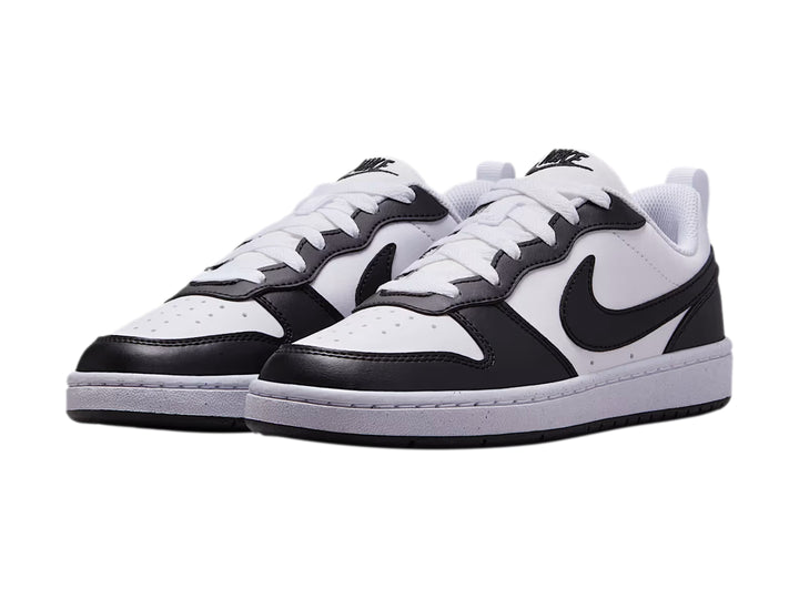 Tenis Nike Court Borough Low Recraft en colores blanco y negro para niños.