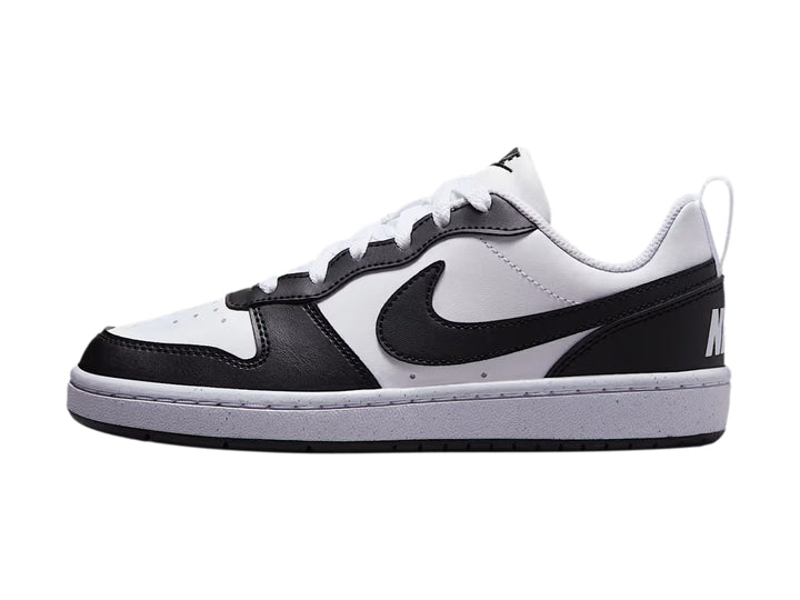 Tenis Nike Court Borough Low Recraft en colores blanco y negro para niños.