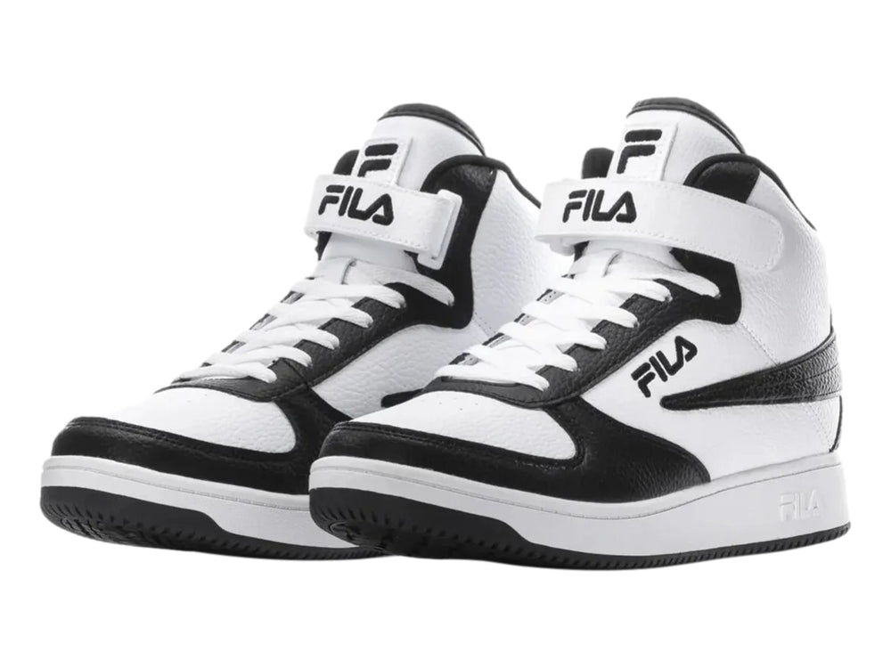 Tenis FILA botín para niños en colores blanco y negro con correa de velcro en el tobillo.