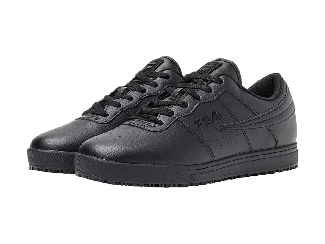 Tenis FILA Vulcanizados Low en color negro total para niño.