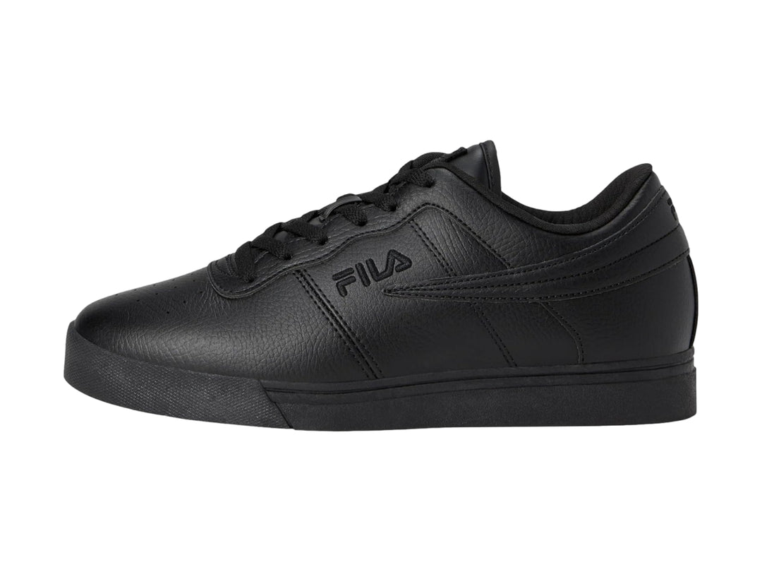 Tenis FILA Vulcanizados Low en color negro total para niño.
