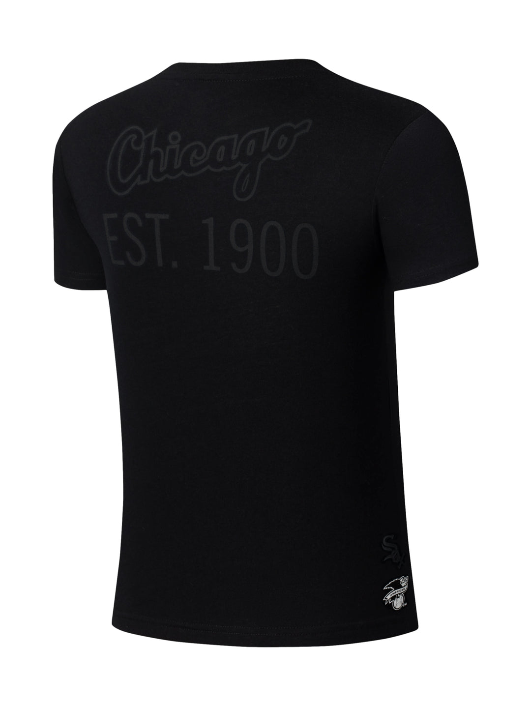 Camiseta deportiva de manga corta color negro con un pequeño bolsillo frontal.