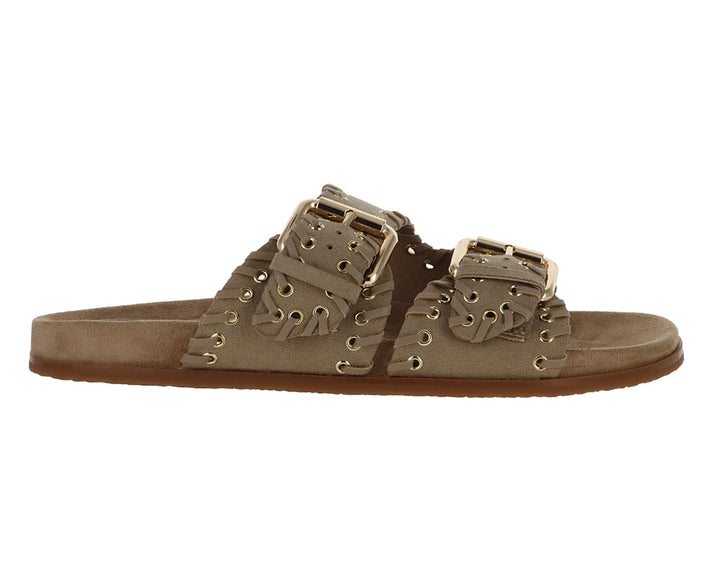 Sandalias color camel para mujer con dos correas y hebillas doradas.