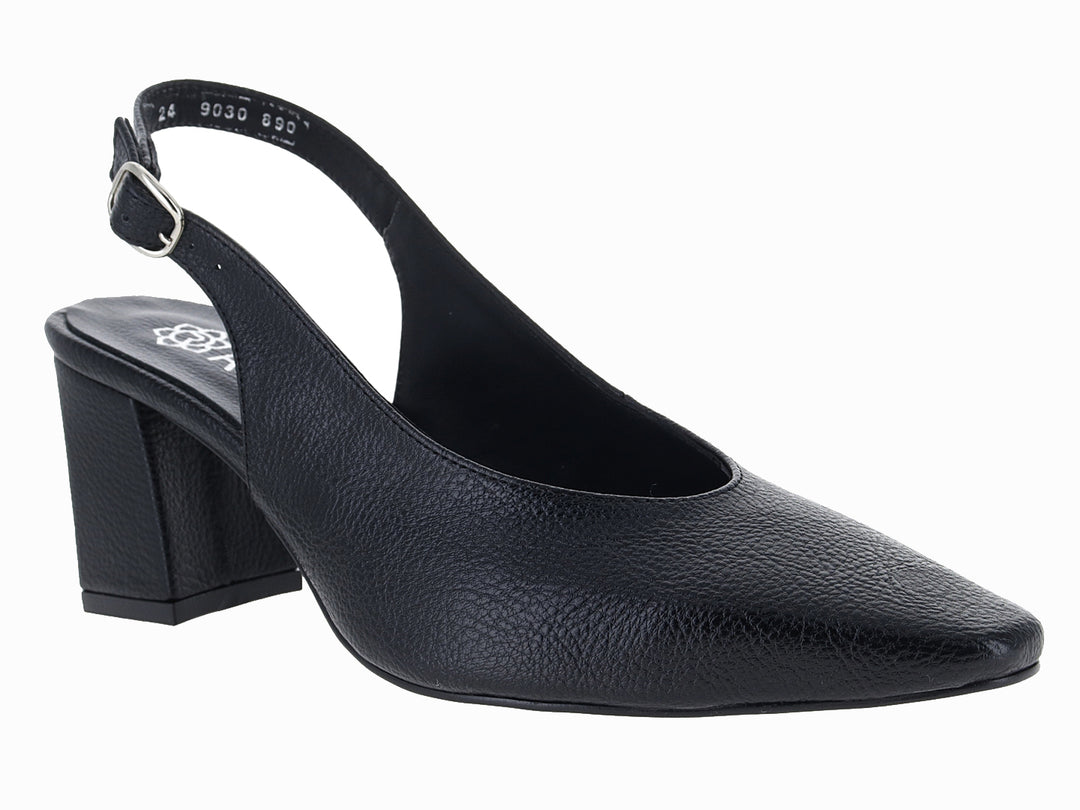 Zapato negro de tacón cuadrado y punta fina con correa ajustable al tobillo para mujer.