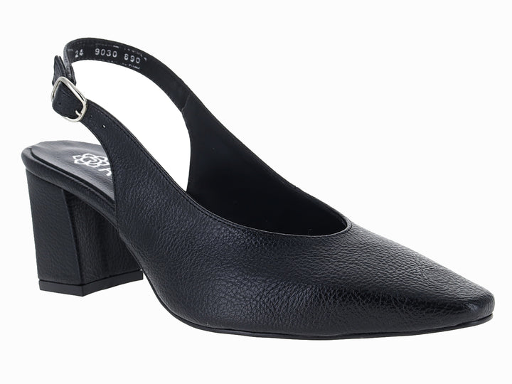 Zapato negro de tacón cuadrado y punta fina con correa ajustable al tobillo para mujer.