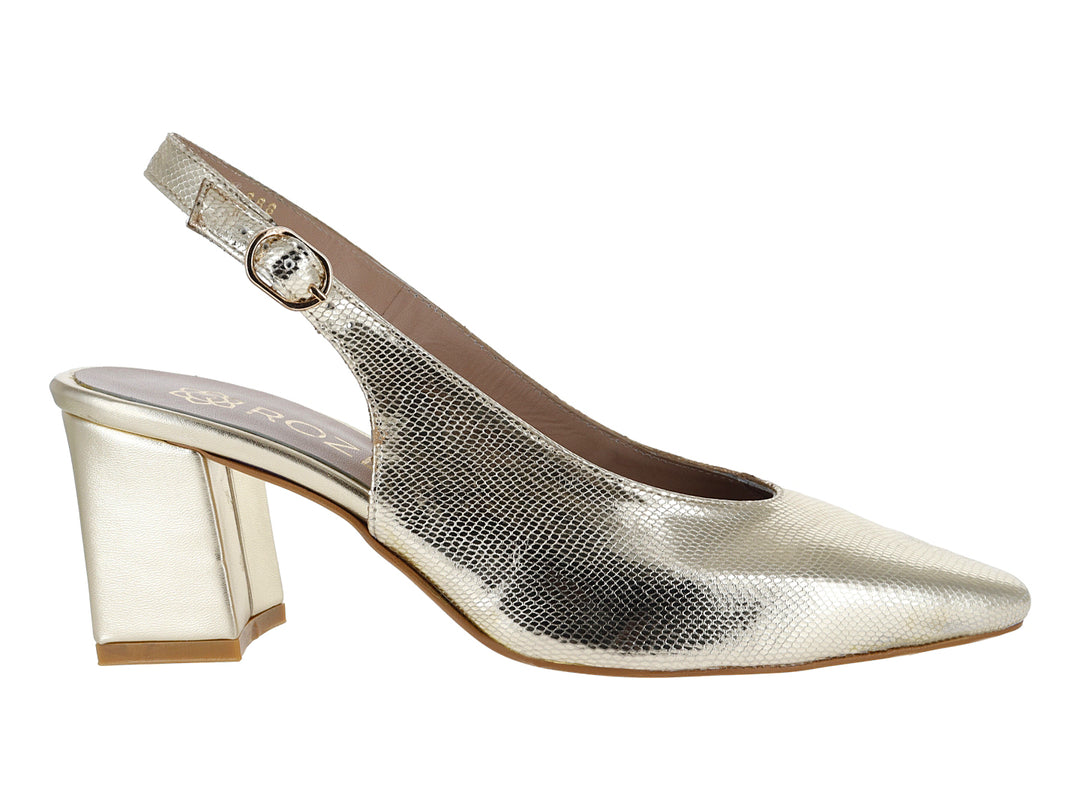 Zapato elegante de mujer en color oro con tacón grueso y correa ajustable al tobillo.