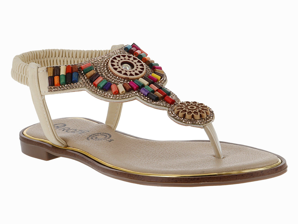 Sandalia beige de dedo con adornos de cuentas coloridas y correa trasera trenzada.