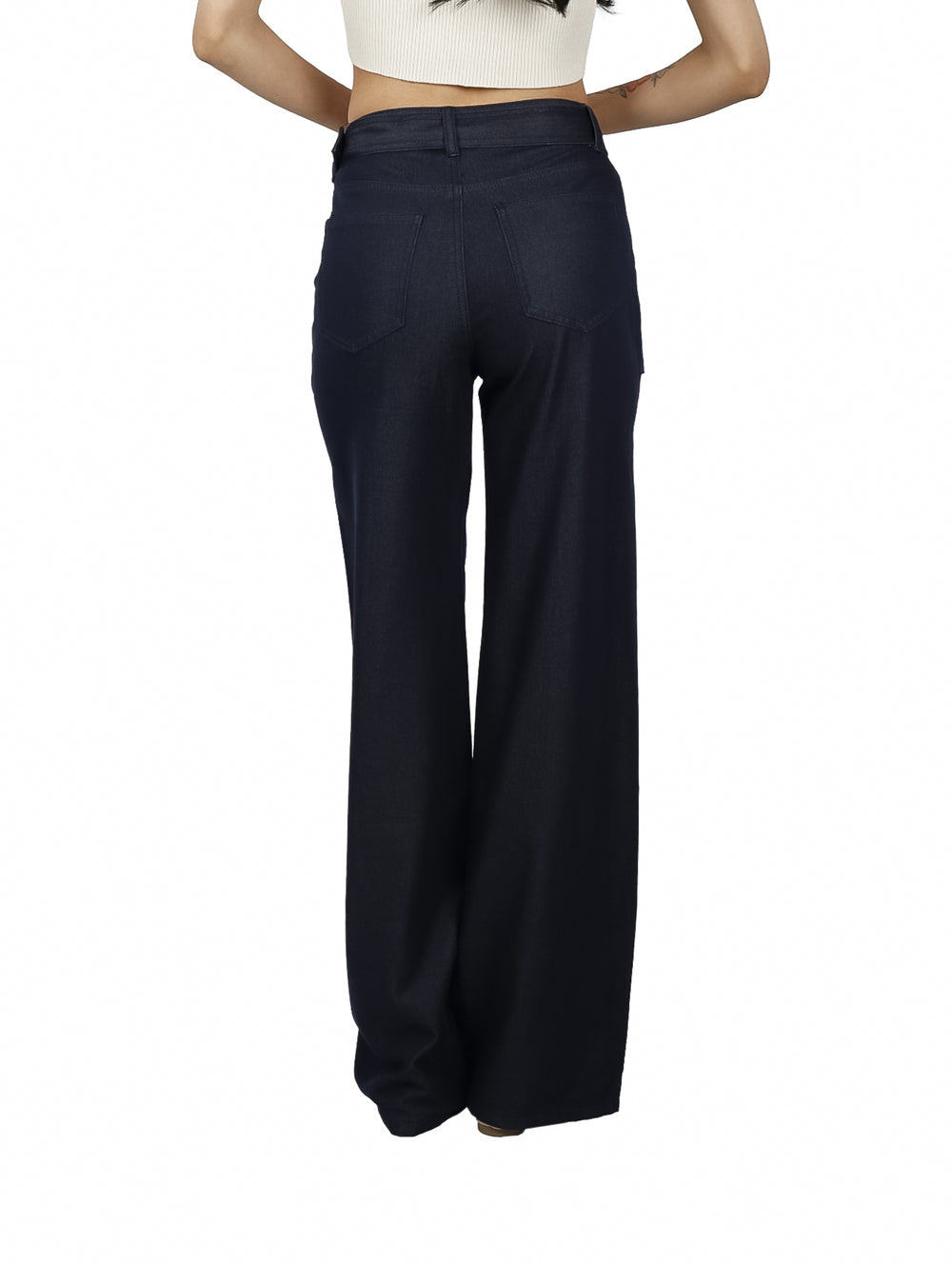 Pantalones azul marino de pierna ancha con bolsillos laterales y talle alto.
