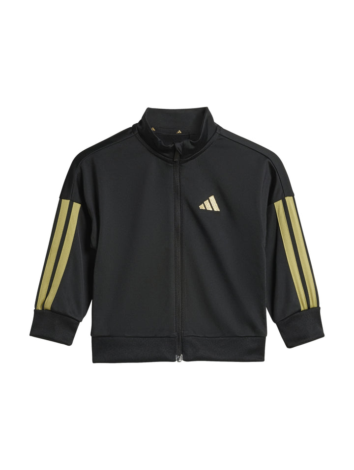 Conjunto deportivo Adidas para niños en color negro con franjas doradas laterales, incluye chaqueta y pantalón.