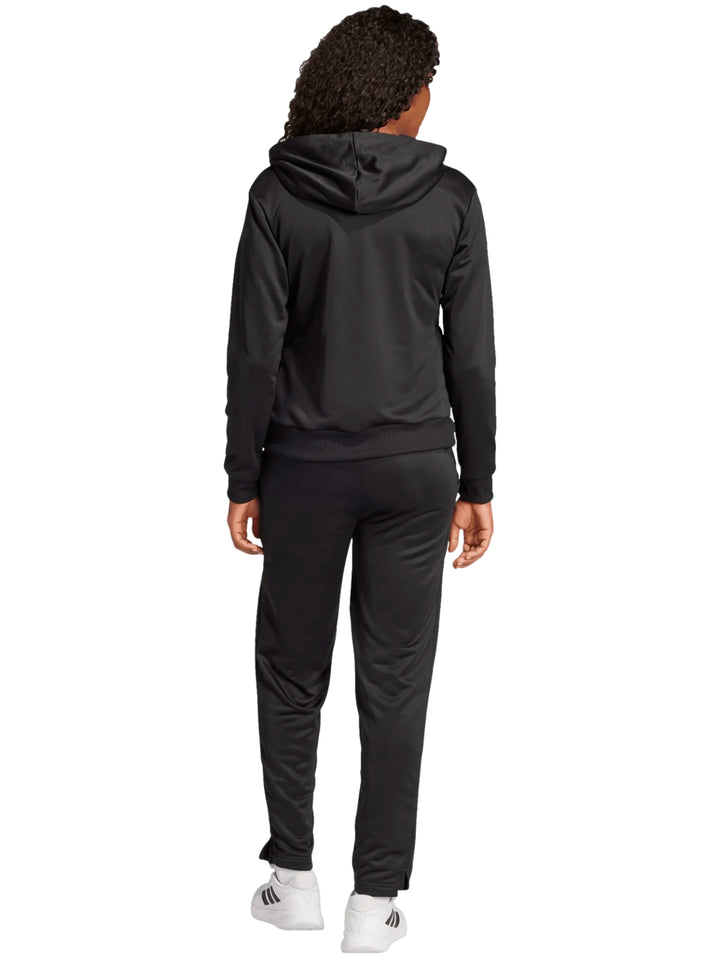Conjunto deportivo Adidas color negro compuesto por chaqueta con capucha y pantalones para mujer.