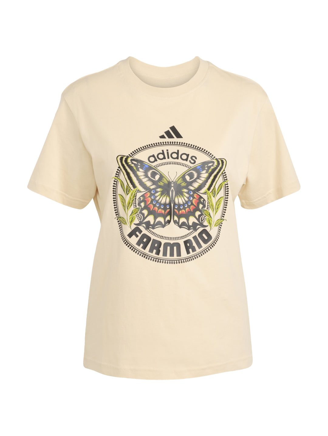 Camiseta beige Adidas x Farm Rio con un estampado central de una mariposa multicolor.