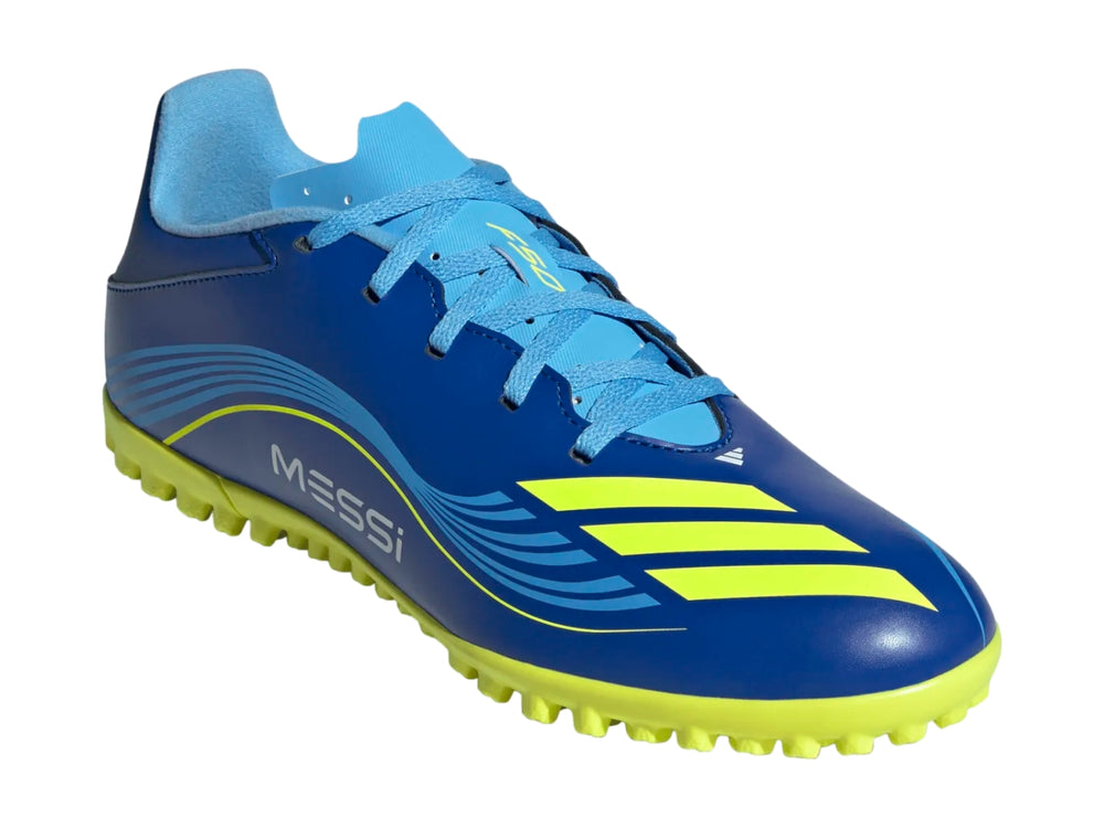 Zapato de fútbol Adidas F50 Messi color azul con detalles y suela en amarillo neón.