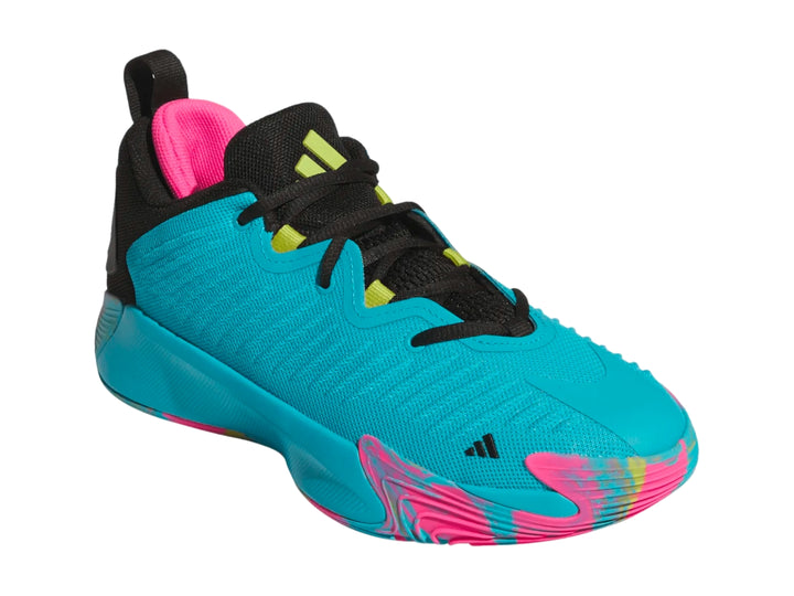 Tenis de baloncesto Adidas color cyan con detalles negros y suela multicolor.
