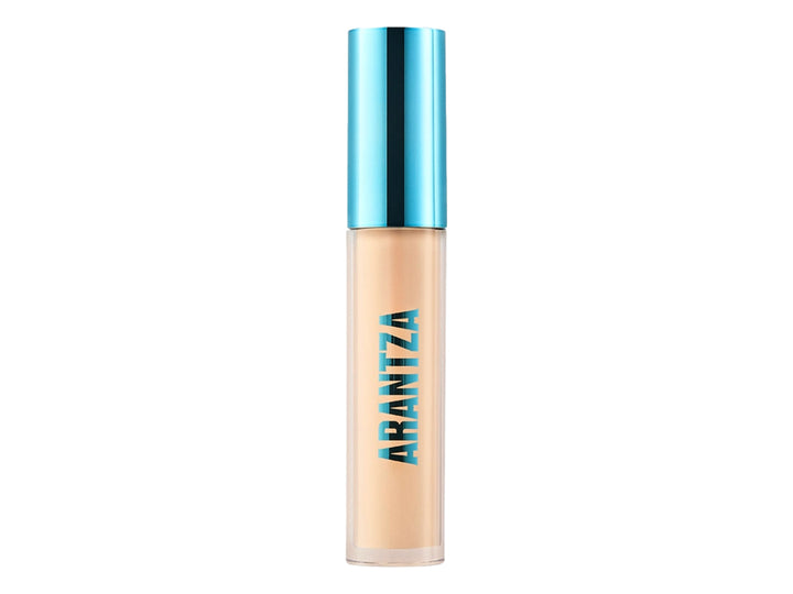 Corrector líquido Arantza Cosmetics tono Fair 2C en envase cilíndrico con tapa azul brillante.