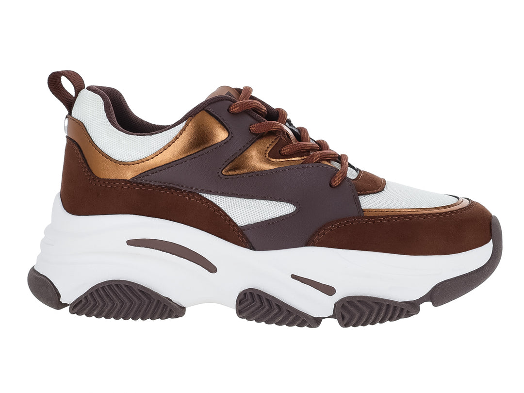 Tenis deportivos Steve Madden para niños en colores bronce, marrón y blanco con suela chunky.