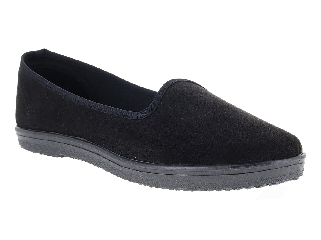 Zapato plano estilo slip-on de color negro fabricado en material textil.