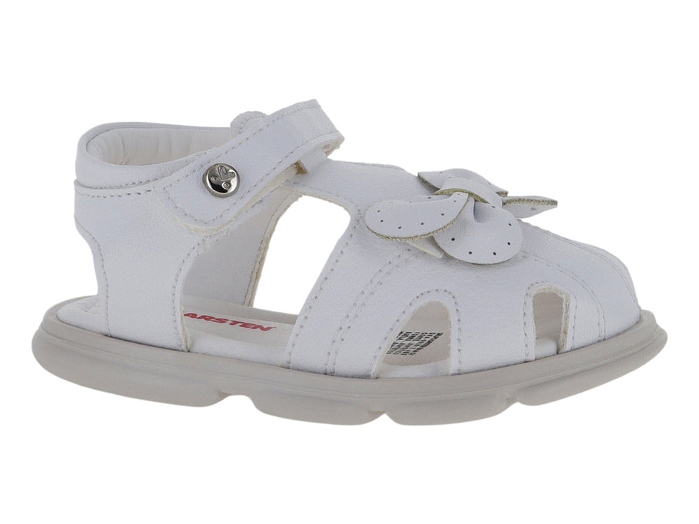 Sandalia blanca para niña con detalle de moño frontal y correa de ajuste con velcro.