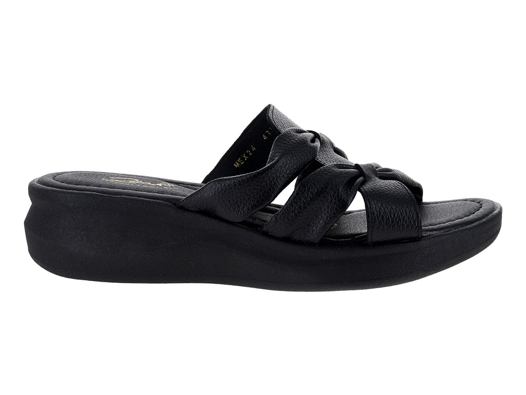 Sandalias Relax color negro con suela de plataforma y tiras con nudo decorativo.