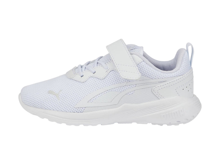 Tenis deportivos PUMA color blanco para niño o niña con cierre de velcro y agujetas.